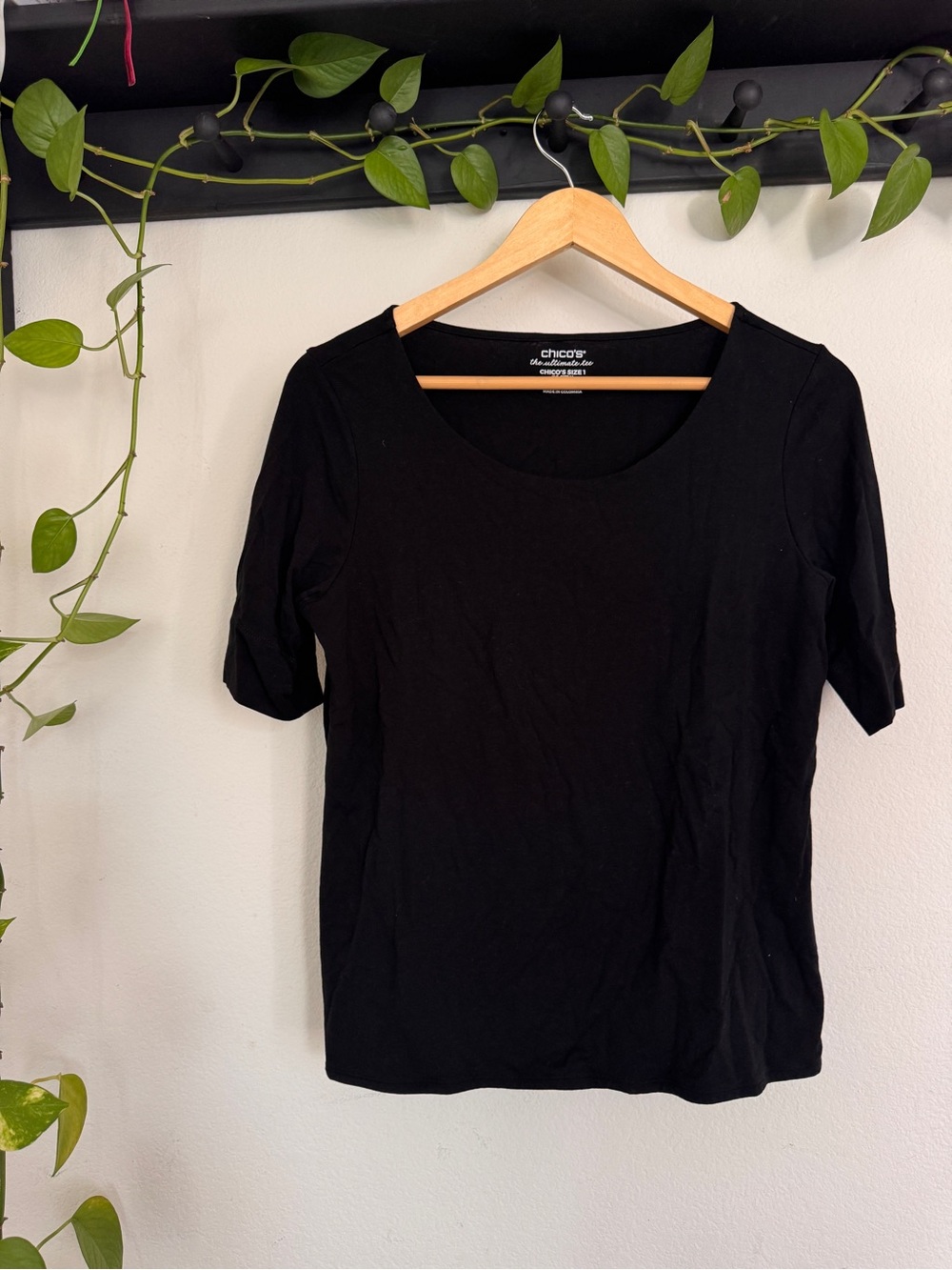 Chico's The Ultimate Tee Black Short Sleeve Tee Size Medium